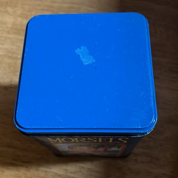 Vintage Nestle Toll House Tin - Picture 5 of 5